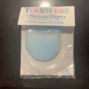 Brand new blue ToeSavers skinny dip toe padding